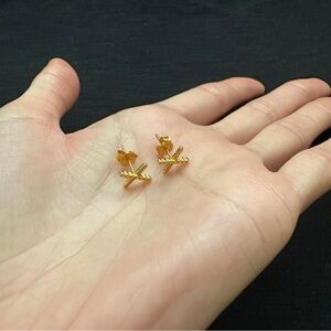 18K Yellow Gold Stud Earrings